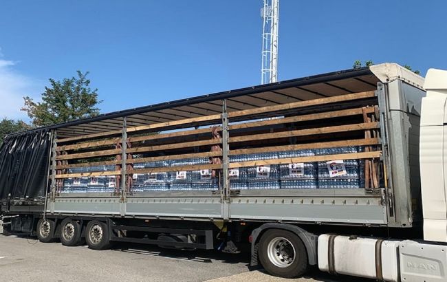 Сербія передала Україні майже 15 вантажівок гуманітарної допомоги (фото)