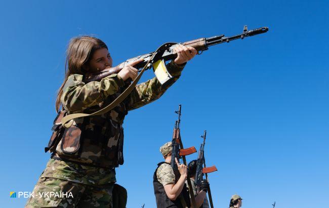 Кому з жінок з жовтня потрібно стати на військовий облік: пояснення від ЗСУ