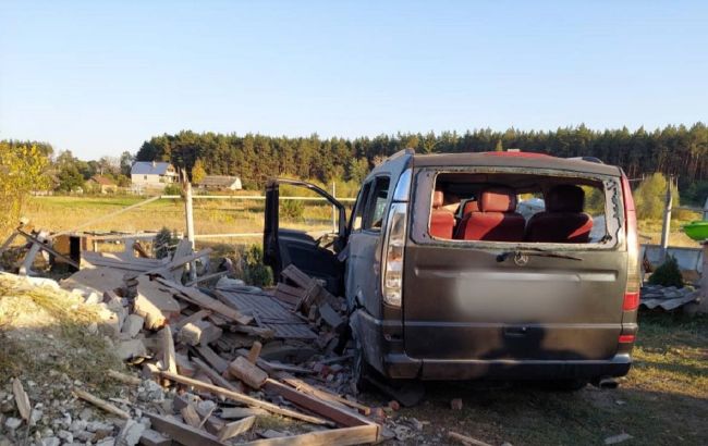 Росіяни з артилерії обстріляли житлові будинки у Вовчанську: поранено чоловіка