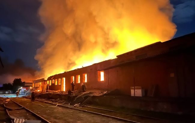 Росіяни вдарили по Умані: фото та відео з місця інциденту