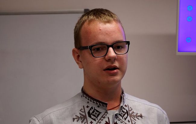 100 математичних дій і гімн 7 мовами одночасно. 13-річний юнак з Чернігова став рекордсменом (відео)