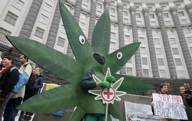 Коррупция взлетит на новый уровень. Россияне распространяют фейки о медицинском каннабисе в Украине