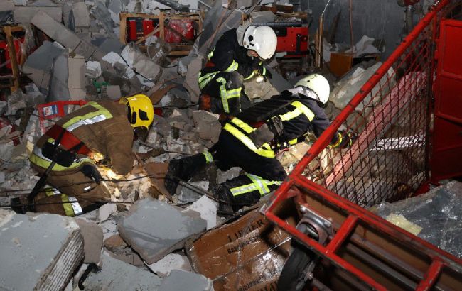 Обстріл "Нової пошти" під Харковом: деталі та наслідки атаки росіян