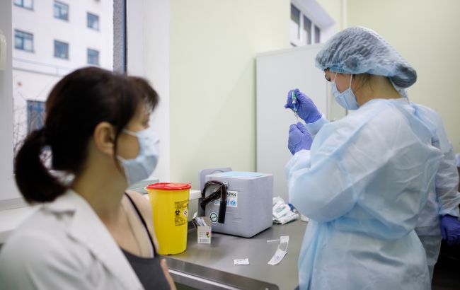 Безкоштовна медицина для переселенців: які послуги доступні і як їх отримати