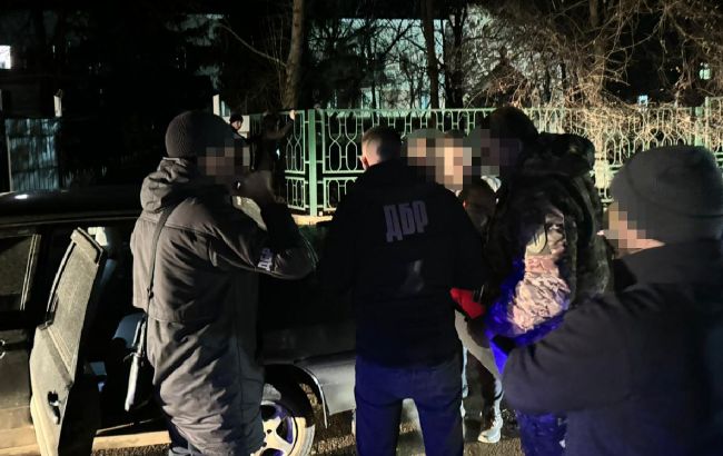 Торгували "білими квитками". В Одеській області спіймали чиновника ТЦК та правоохоронця