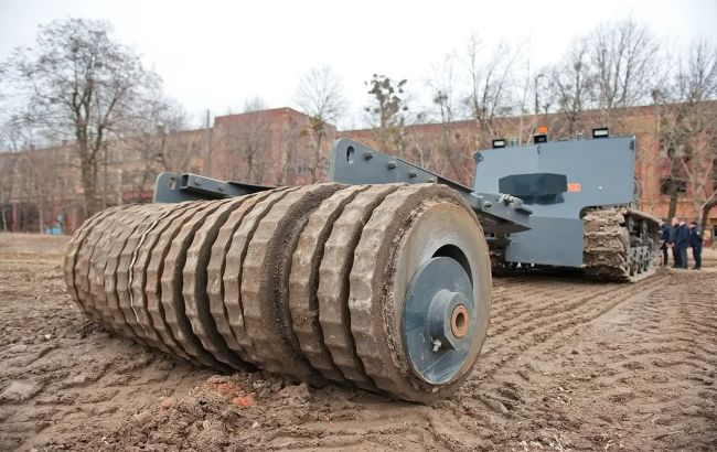 ООН і Канада передали Україні обладнання для розмінування