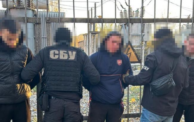 "Полювали" на гелікоптер ЗСУ. СБУ затримала групу підпалювачів, їм загрожує довічне