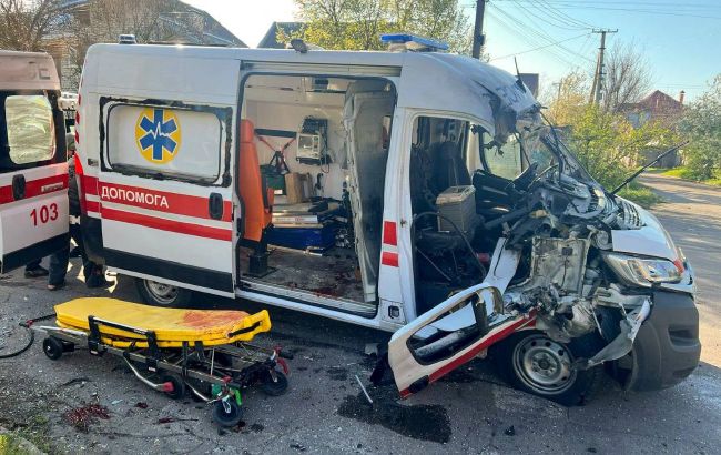У Херсоні росіяни атакували "швидку": поранено медика та водія