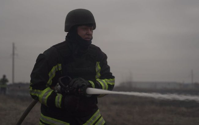 У Києві впали уламки після роботи ППО: які наслідки