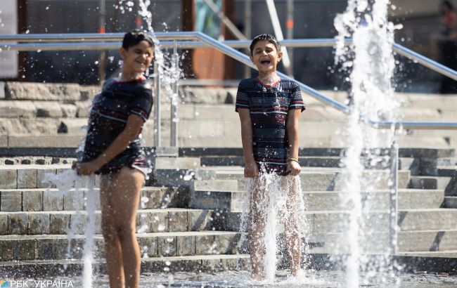 Спека до +37 і грози: синоптики дали прогноз погоди на завтра