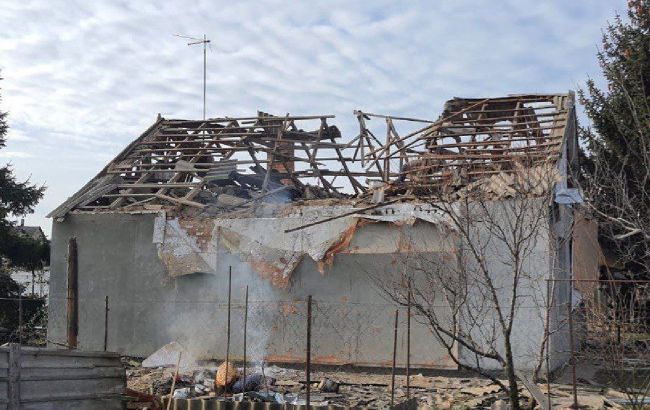 Росіяни вдарили по Нікополю: є жертва, постраждала дитина та пенсіонер