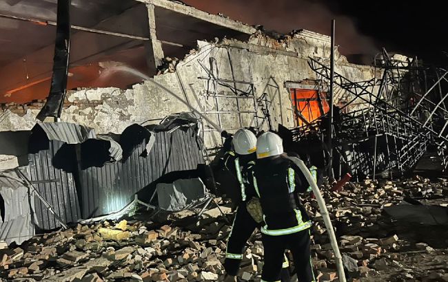 В Одесской области российские дроны уничтожили отделение "Новой почты" (фото, видео)