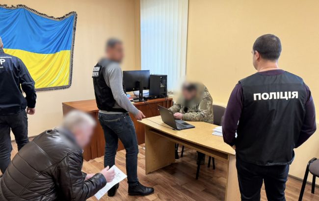 Нарахували незаконних виплат на мільйони: 13 посадовців ЗСУ отримали підозри
