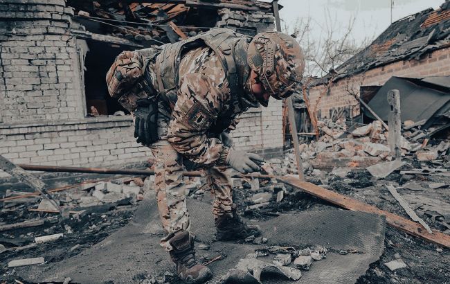 Поліцейські на Авдіївському напрямку потрапили під обстріл під час евакуації людей (відео)