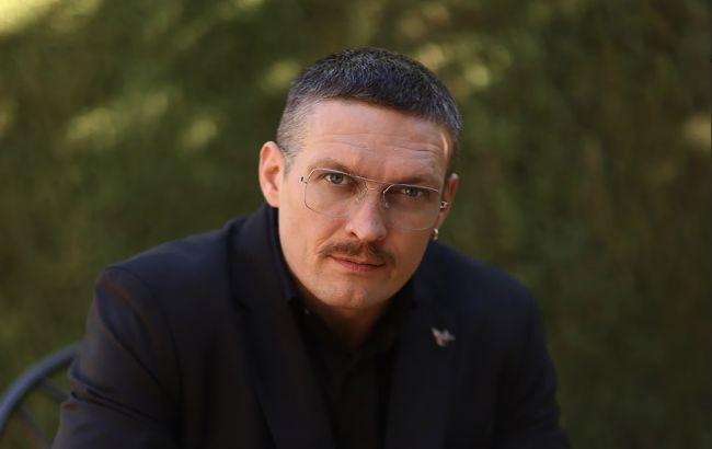 Сыновья Усика впервые за долгое время приехали в Украину: трогательный момент встречи с маленькой сестрой