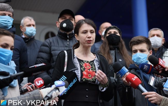 Следствие просит домашний арест для Черновол, суд отложили из-за отвода