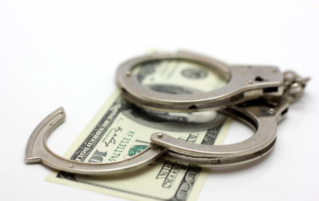 В Черниговской области попавшийся на взятке глава избиркома арестован