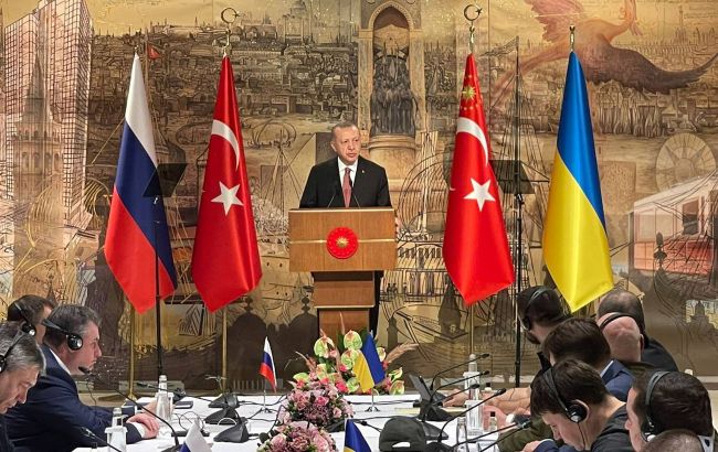 Раунд глав делегаций. В Стамбуле начались переговоры между Украиной и Россией