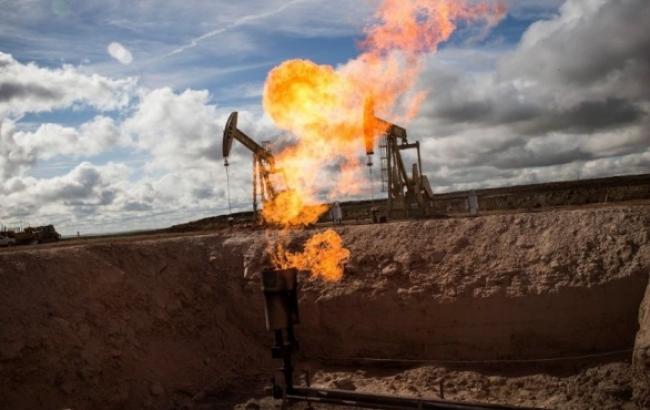 Цены на нефть Brent держатся около 80 долл. за баррель