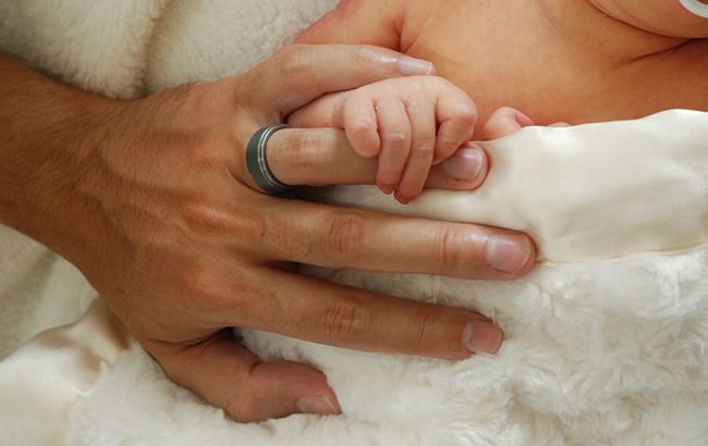 В Николаеве отец пожертвует жизнью, чтобы спасти годовалую дочь