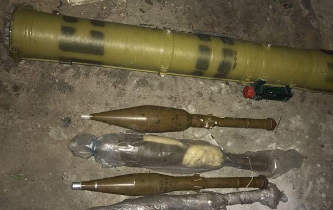 В Днепре в гараже обнаружили противотанковую управляемую ракету