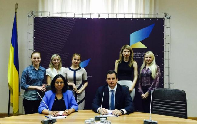 Украина подписала кредитные соглашения со Всемирным банком и Японией на 800 млн долл