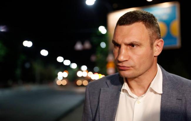 Кличко ночью проверил, как проходит капитальный ремонт Воздухофлотского проспекта