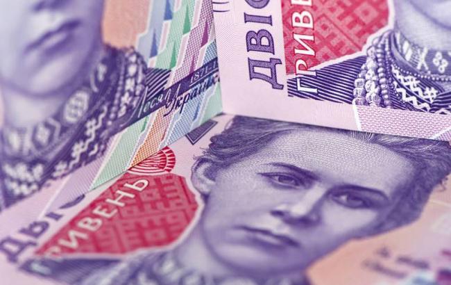 На одного украинца приходится 64 банкноты