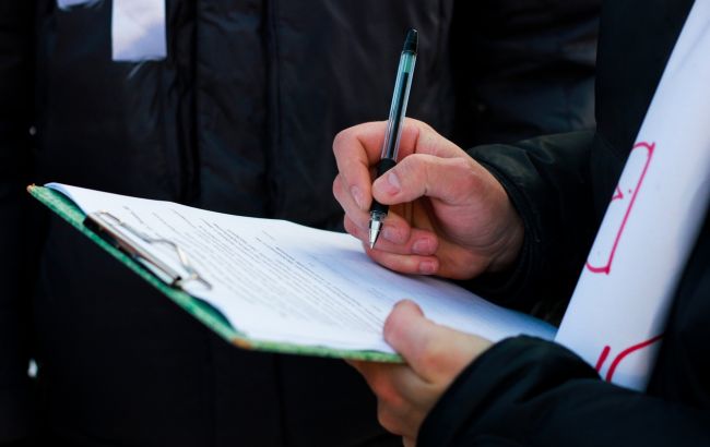 Более 80% украинцев негативно оценивают происходящее в стране, - опрос