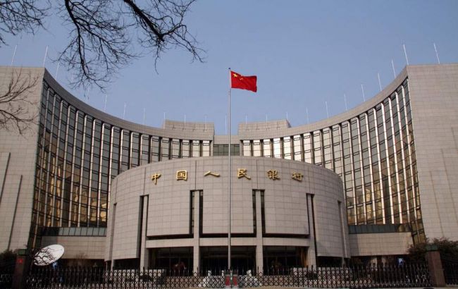 Китай девальвировал юань на максимальную за 20 лет величину