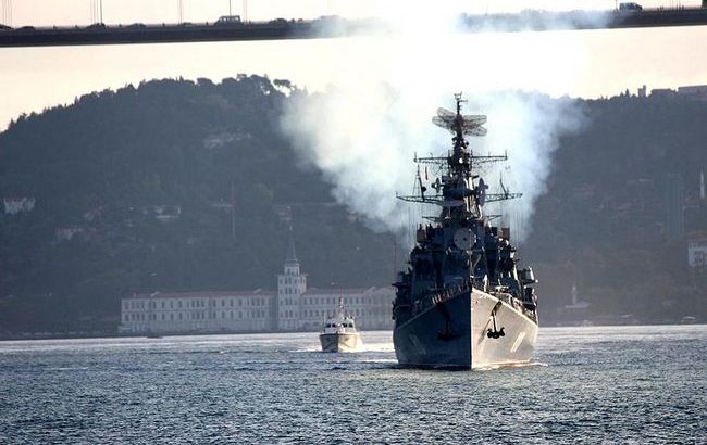 РФ заявила, що у кораблів ВМФ немає проблем з проходженням Босфору