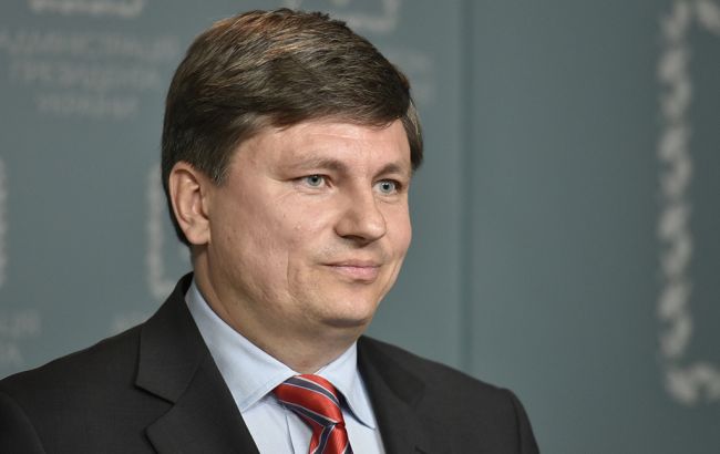 Герасимов: Зеленський має зізнатись, що був в Омані на відпочинку