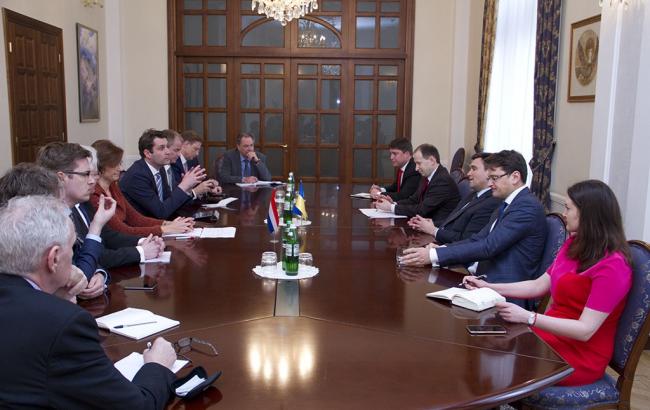 Клімкін обсудив з депутатами Нідерландів переваги УА між Україною та ЄС