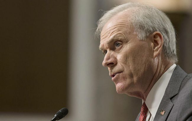 Трамп повідомив про відставку голови ВМС США Спенсера