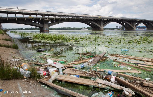 В Кабмине выяснят, какие вещества загрязняют Днепр