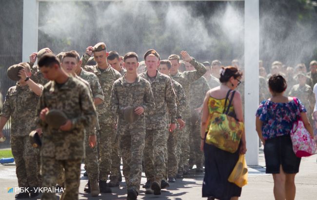 Завтра Украину накроет жара до +34