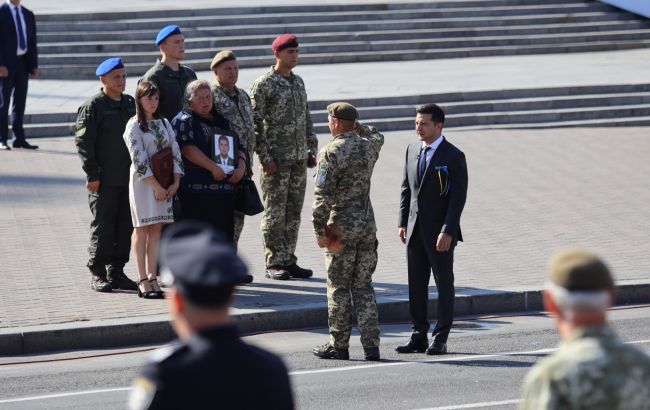 Зеленський заснував День пам'яті захисників України