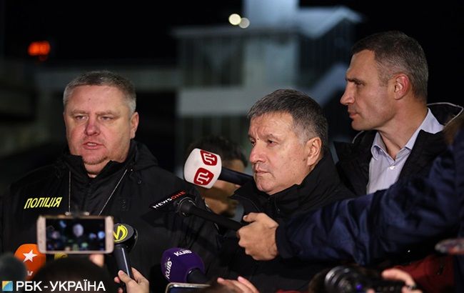 Ситуация на мосту Метро: минера доставили в отделение полиции