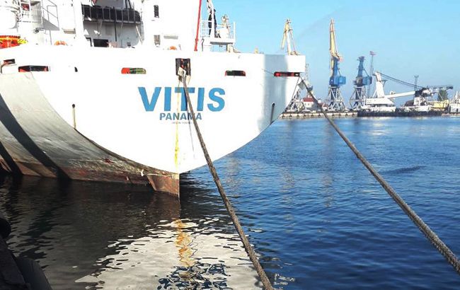 АМПУ зафиксировала загрязнение акваторий Мариупольского и Херсонского портов