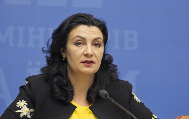 У Порошенко требуют вернуть средства педагогам и защитить их от эпидемии