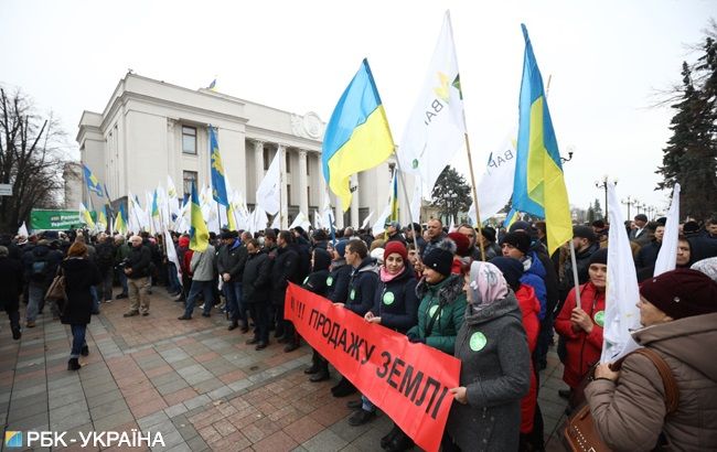 Полиция усилила меры безопасности в центре Киева