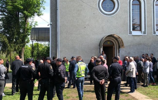 В Черновицкой области пытались захватить храм