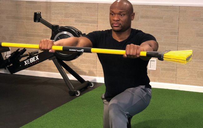 Жодного тренажерного залу чи штанг: це тренування підірвало соцмережі своєю простотою