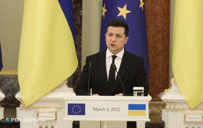 Зеленский об отсутствии контактов с Байденом: никто напряжения не чувствует