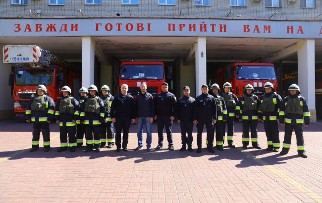 Олімпійський призер Денис Силантьєв передав бронежилети медикам від "Метінвесту"