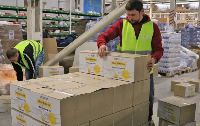 Фонд Ахметова передав до Києва ще одну партію продуктів