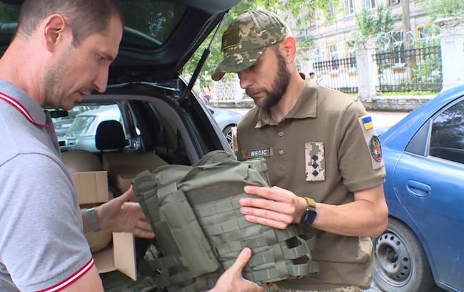 "Метінвест" передала захисну амуніцію військовим медикам