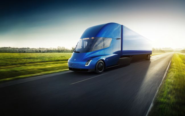 В первый рейс до конца года: стали известны первые покупатели электрического грузовика Tesla Semi