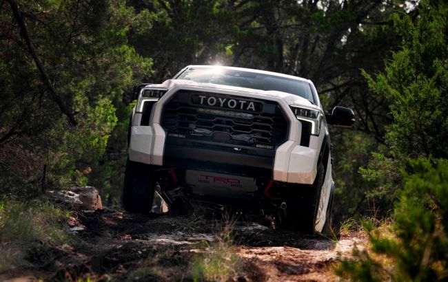 Купить смогут не все: экстремальную версию пикапа Toyota на базе Land Cruiser 300 выставили на продажу