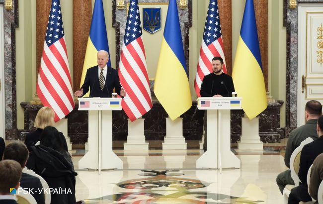 Байден прибув в Україну потягом від кордону з Польщею, - New York Times